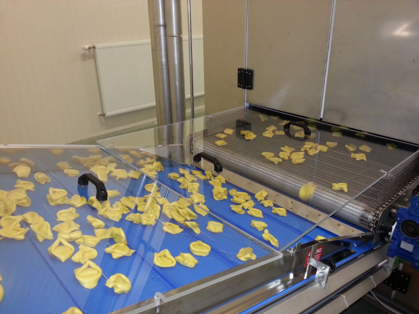 Pasta conveyor belts